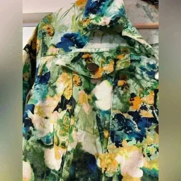 ✨Chadwick’s Petite medium denim jacket - Picture 3 of 8